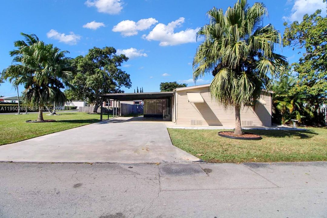 Front of mobile home and addt'l lot