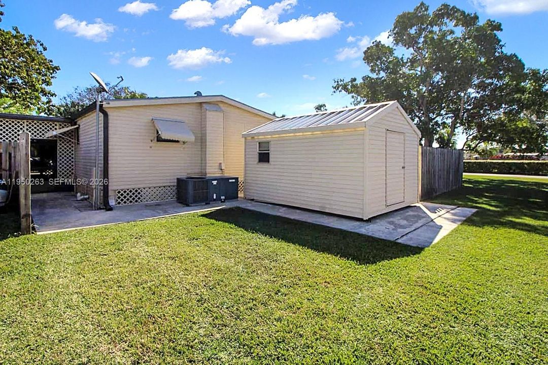 Activo con contrato: $255,000 (3 camas, 2 baños, 1170 Pies cuadrados)