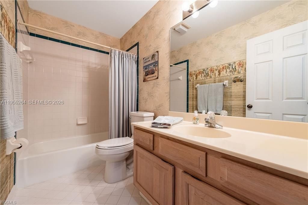 For Sale: $699,000 (4 beds, 3 baths, 3699 Square Feet)