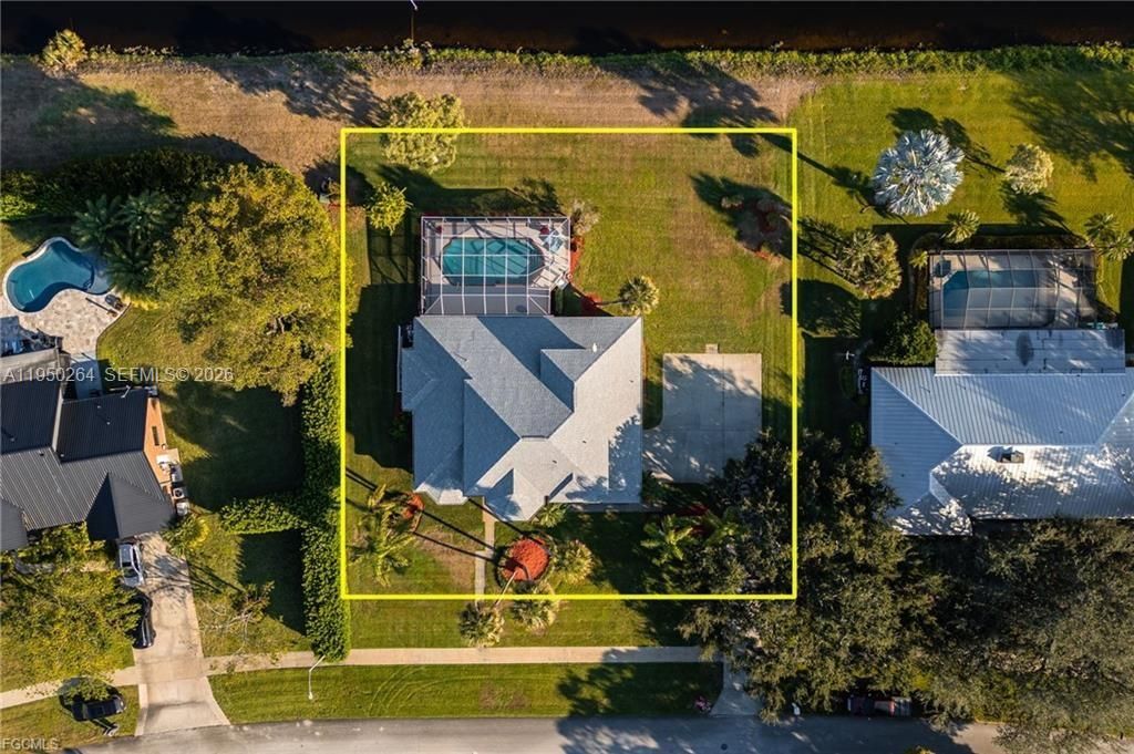For Sale: $699,000 (4 beds, 3 baths, 3699 Square Feet)