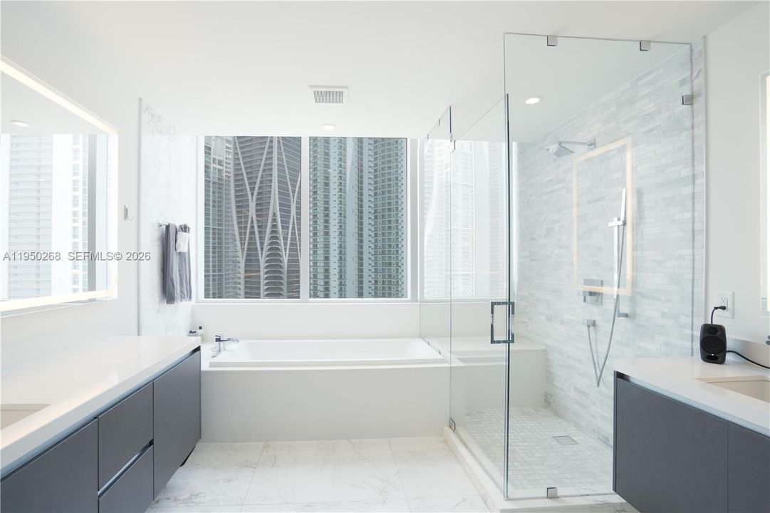 For Sale: $1,640,000 (3 beds, 4 baths, 2204 Square Feet)