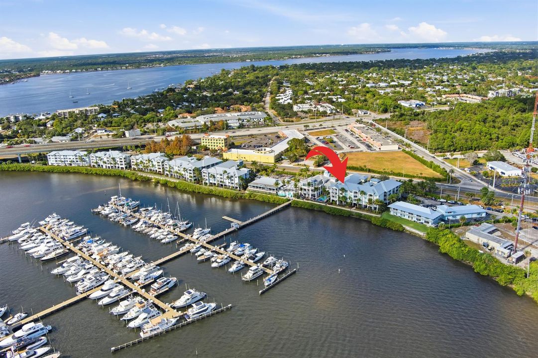 975_NW_Flagler_Ave_307_003_Arrow