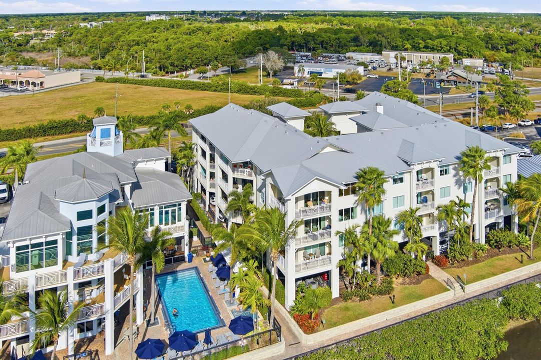 975_NW_Flagler_Ave_307_004