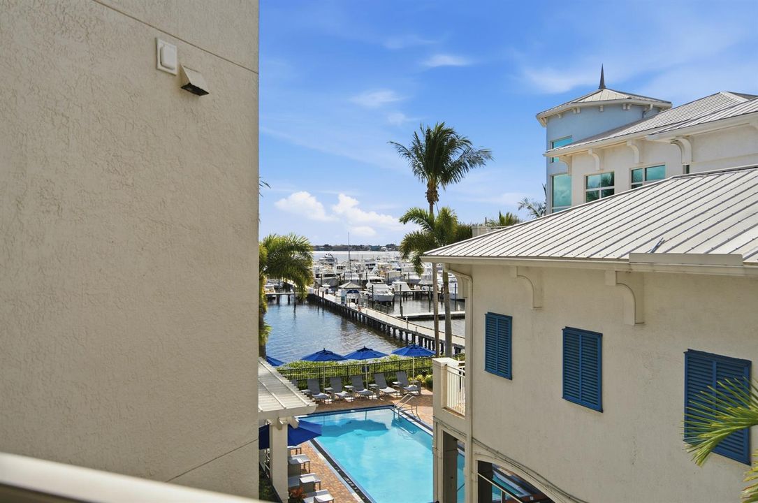 975_NW_Flagler_Ave_307_028
