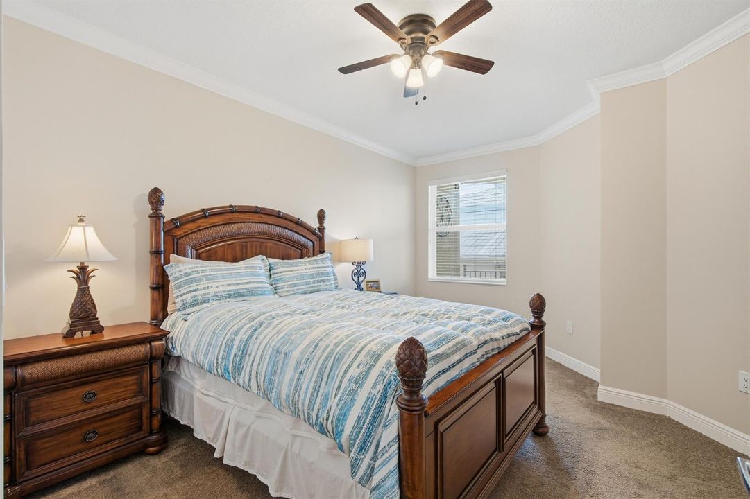 975_NW_Flagler_Ave_307_023