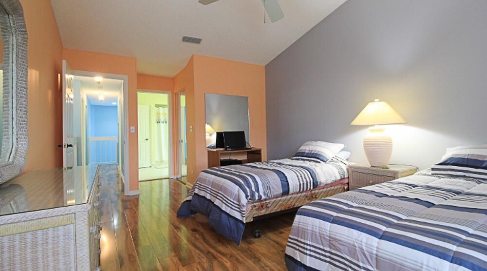 886 WINDERMERE BEDROOM 3 VIEW