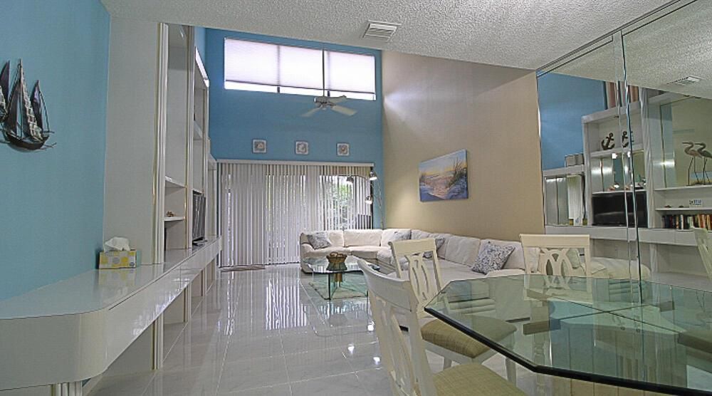886 WINDERMERE OPEN AREA