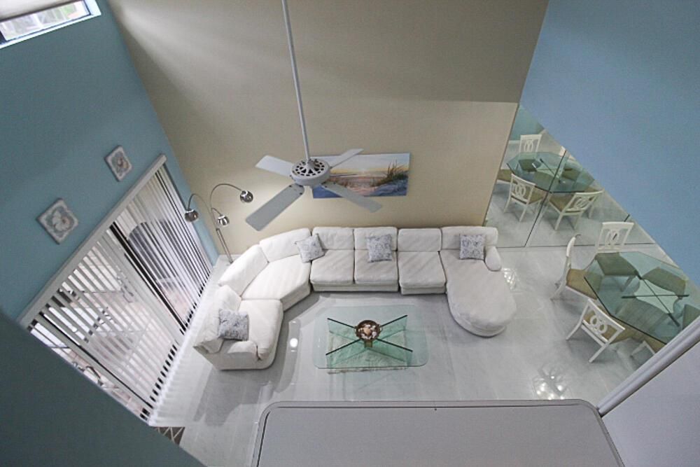 886 WINDERMERE VIEW INTERIOR