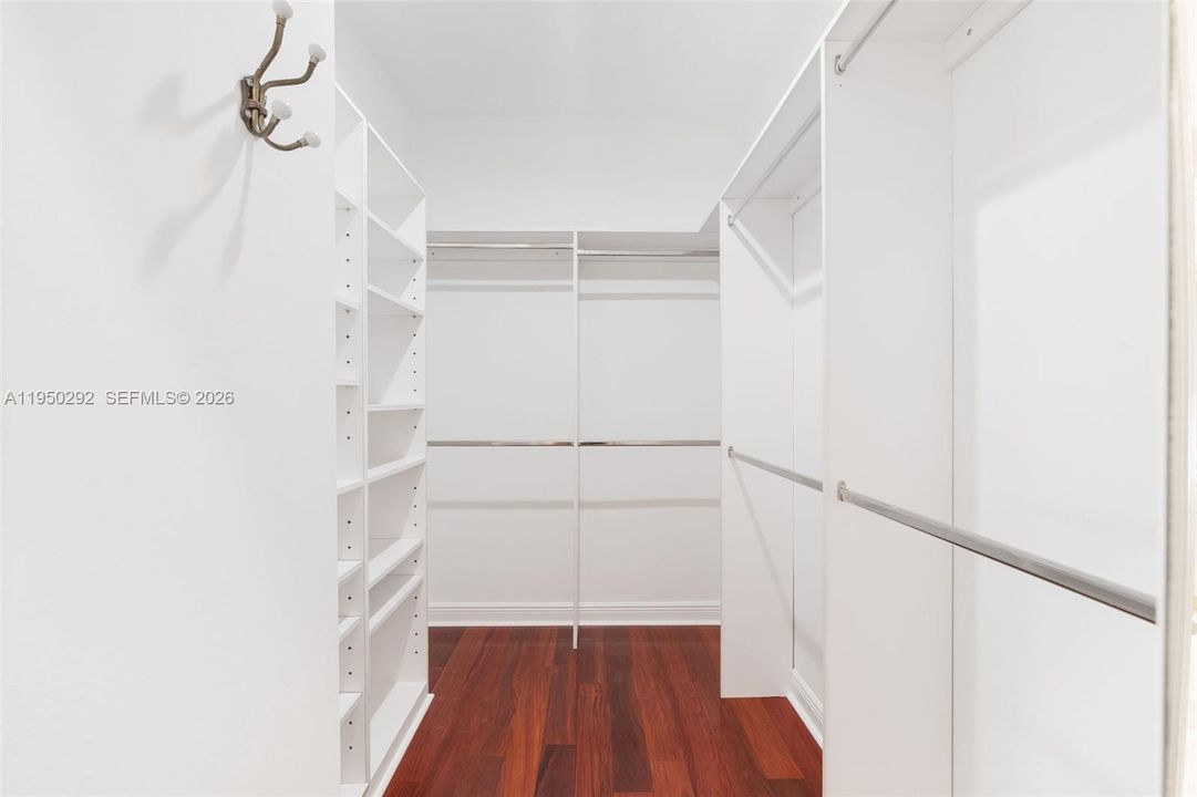 Active With Contract: $10,000 (4 beds, 4 baths, 3422 Square Feet)