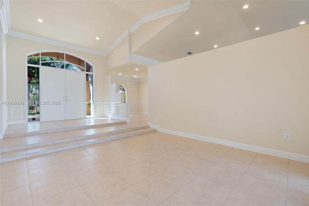 Active With Contract: $10,000 (4 beds, 4 baths, 3422 Square Feet)