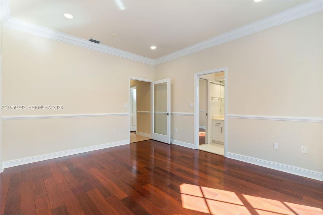 Active With Contract: $10,000 (4 beds, 4 baths, 3422 Square Feet)