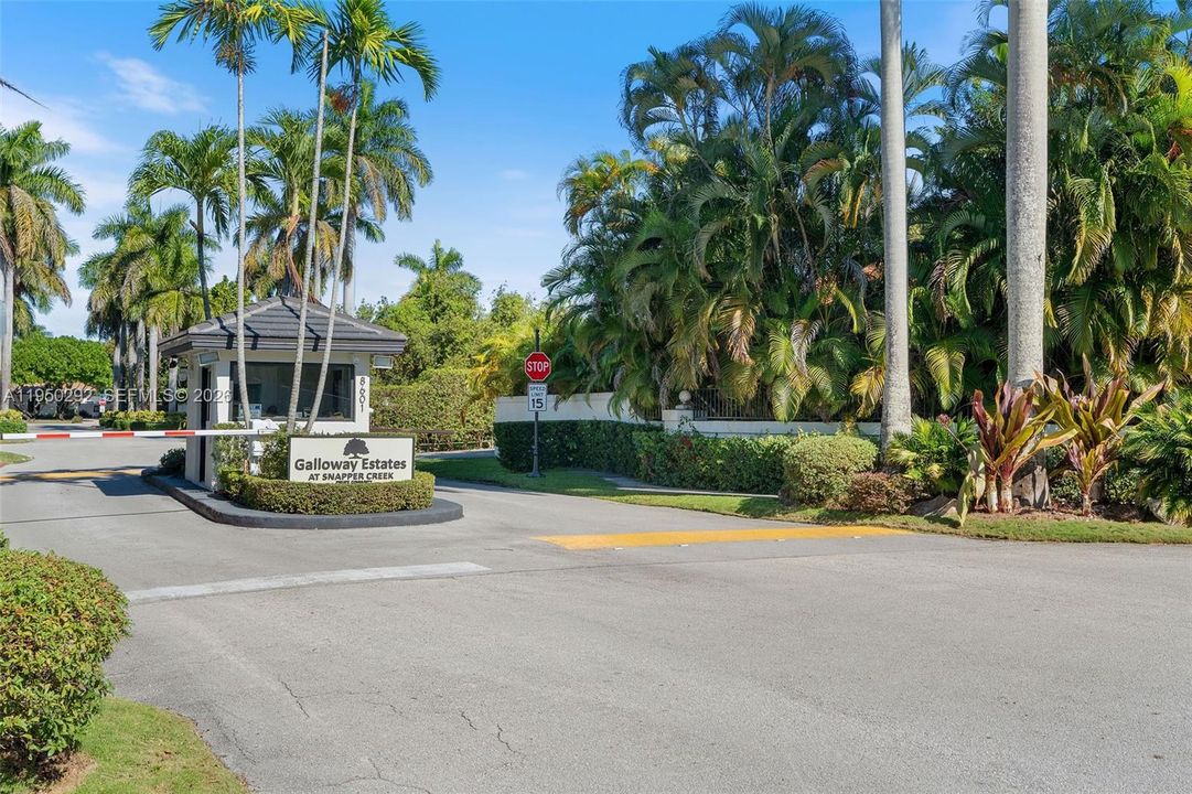 Active With Contract: $10,000 (4 beds, 4 baths, 3422 Square Feet)