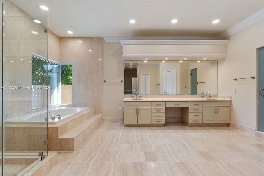 Active With Contract: $10,000 (4 beds, 4 baths, 3422 Square Feet)