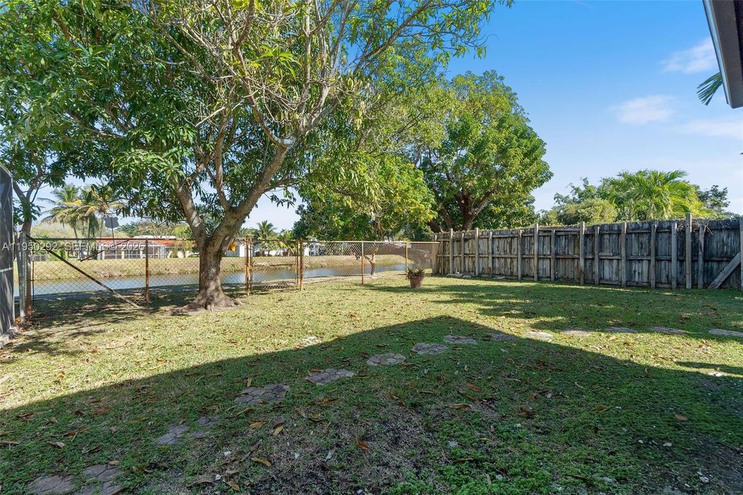 Active With Contract: $10,000 (4 beds, 4 baths, 3422 Square Feet)