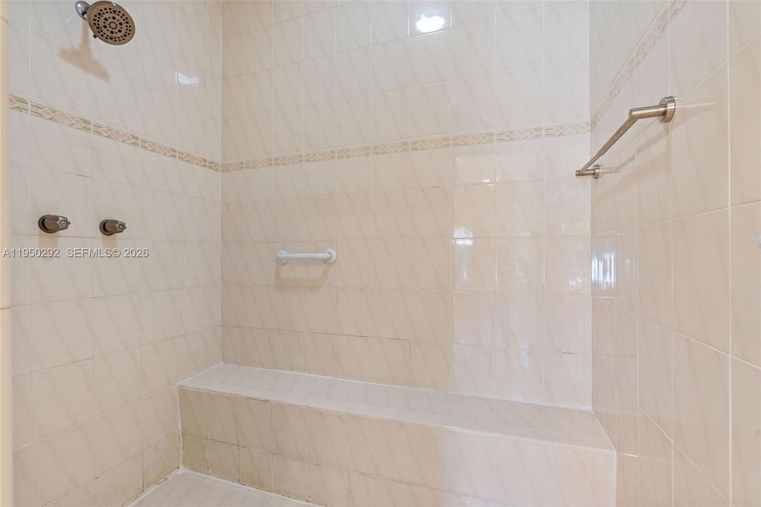 Active With Contract: $10,000 (4 beds, 4 baths, 3422 Square Feet)