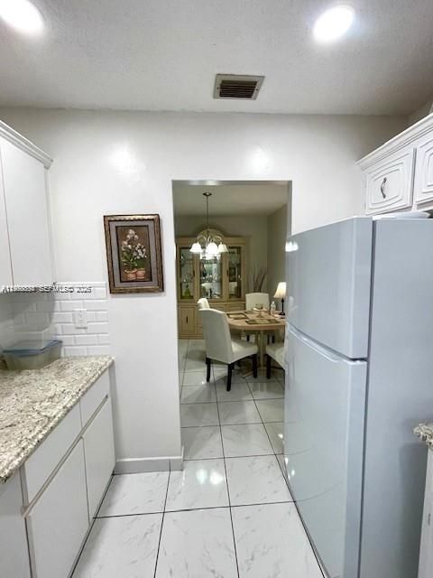 На продажу: $144,999 (2 спален, 2 ванн, 968 Квадратных фут)