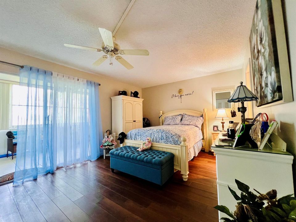 Large Bedroom Suite