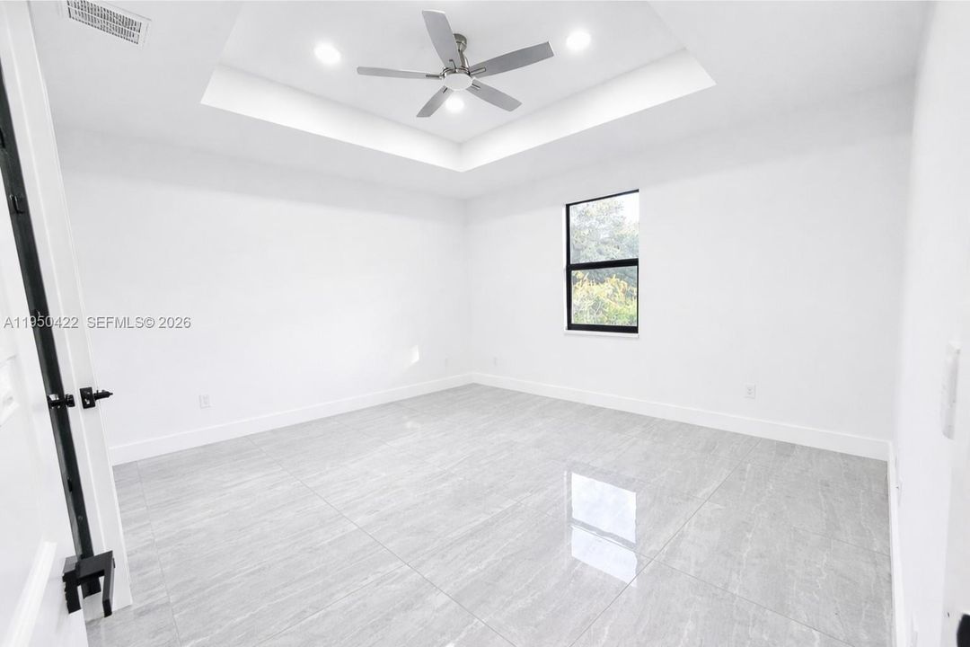 Active With Contract: $299,900 (3 beds, 2 baths, 1384 Square Feet)