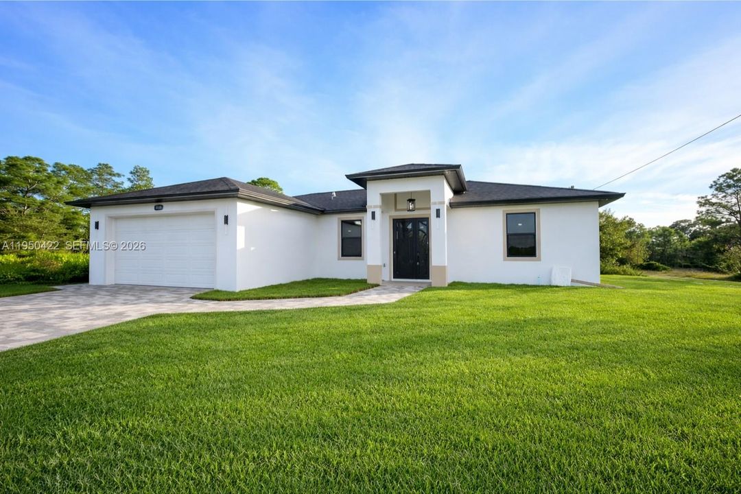 Active With Contract: $299,900 (3 beds, 2 baths, 1384 Square Feet)