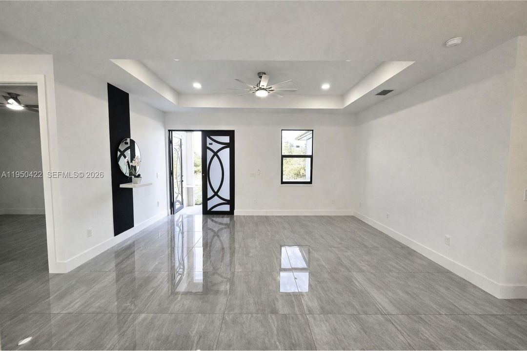 Active With Contract: $299,900 (3 beds, 2 baths, 1384 Square Feet)
