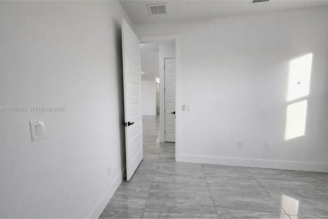 Active With Contract: $299,900 (3 beds, 2 baths, 1384 Square Feet)