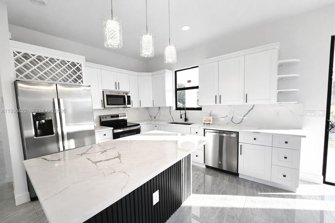 Active With Contract: $299,900 (3 beds, 2 baths, 1384 Square Feet)