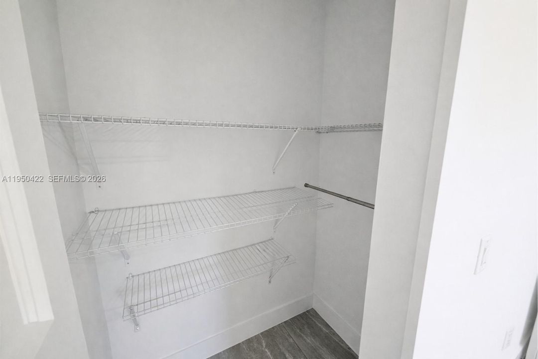 Active With Contract: $299,900 (3 beds, 2 baths, 1384 Square Feet)