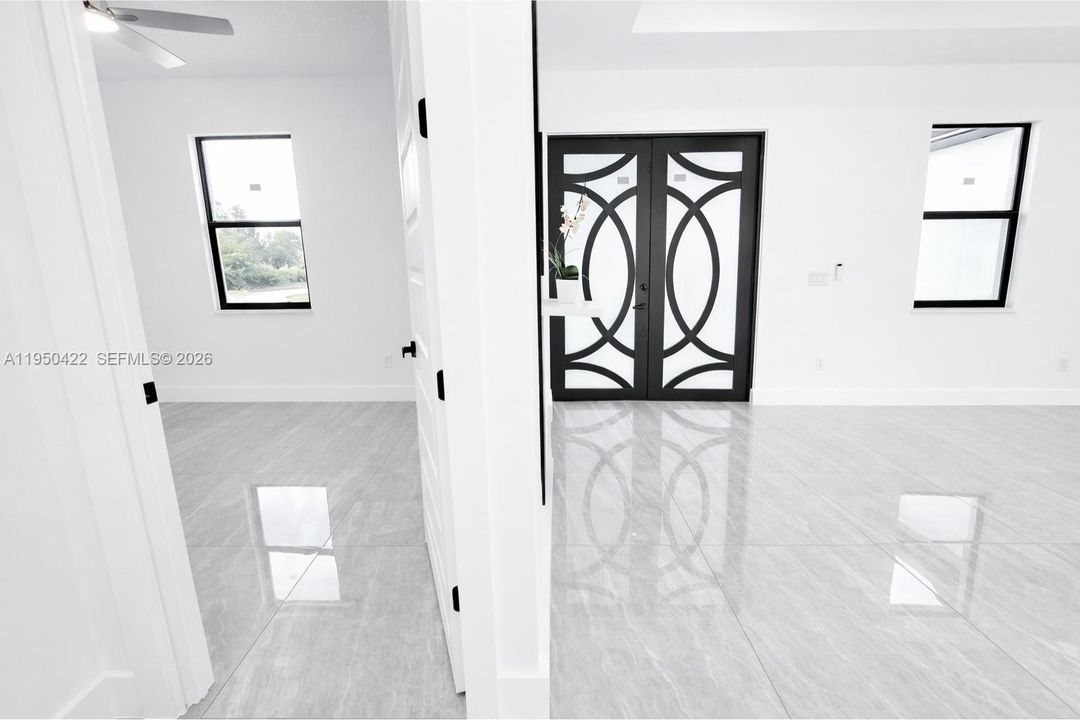 Active With Contract: $299,900 (3 beds, 2 baths, 1384 Square Feet)