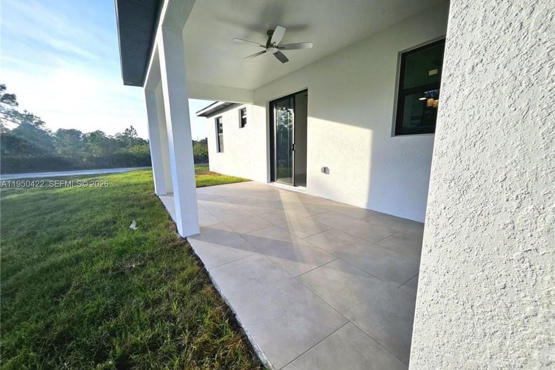 Active With Contract: $299,900 (3 beds, 2 baths, 1384 Square Feet)