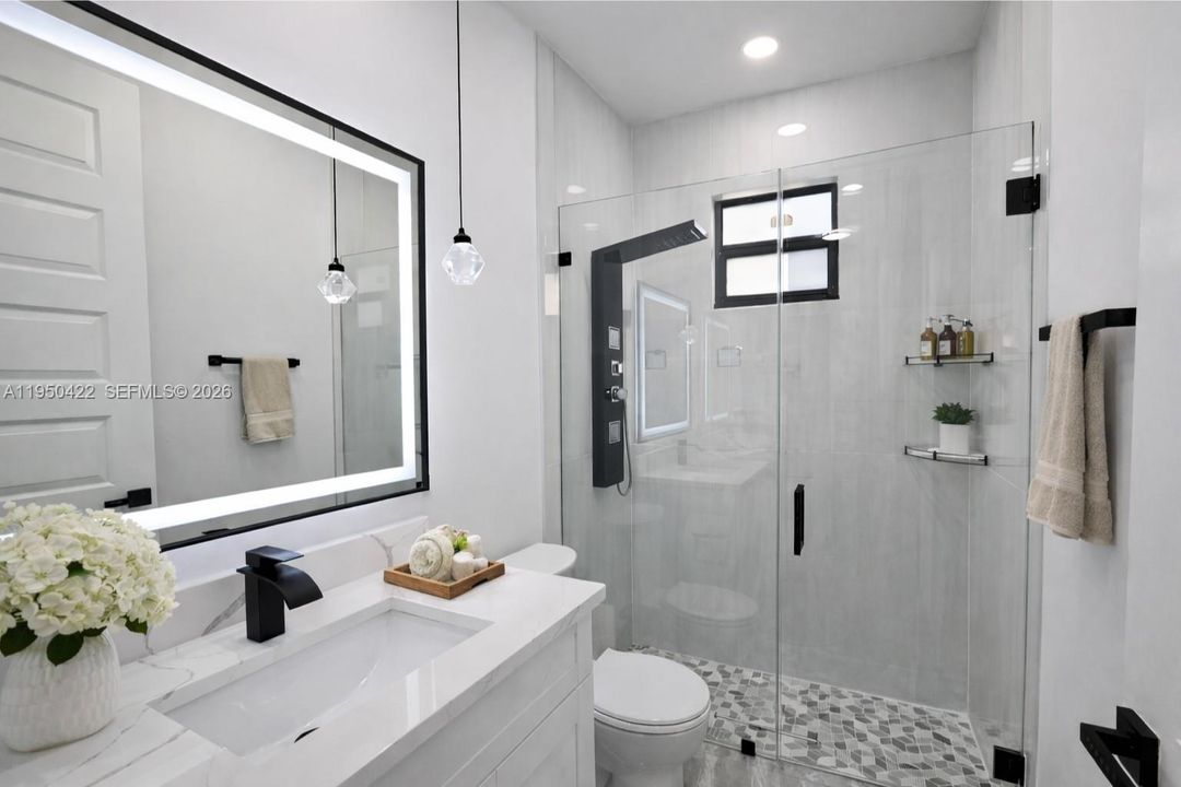 Active With Contract: $299,900 (3 beds, 2 baths, 1384 Square Feet)