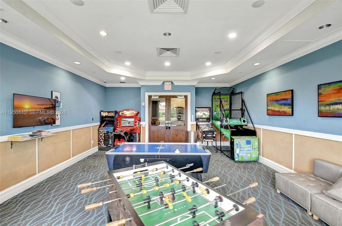 Recently Rented: $10,000 (4 beds, 4 baths, 3537 Square Feet)