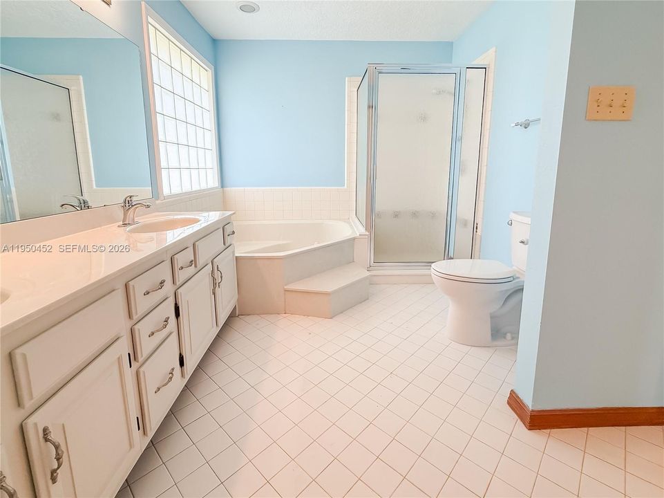 Recently Sold: $308,000 (4 beds, 2 baths, 2346 Square Feet)