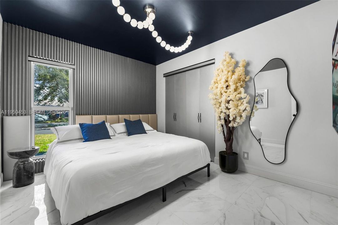 出租: $7,950 (4 贝兹, 2 浴室, 2040 平方英尺)