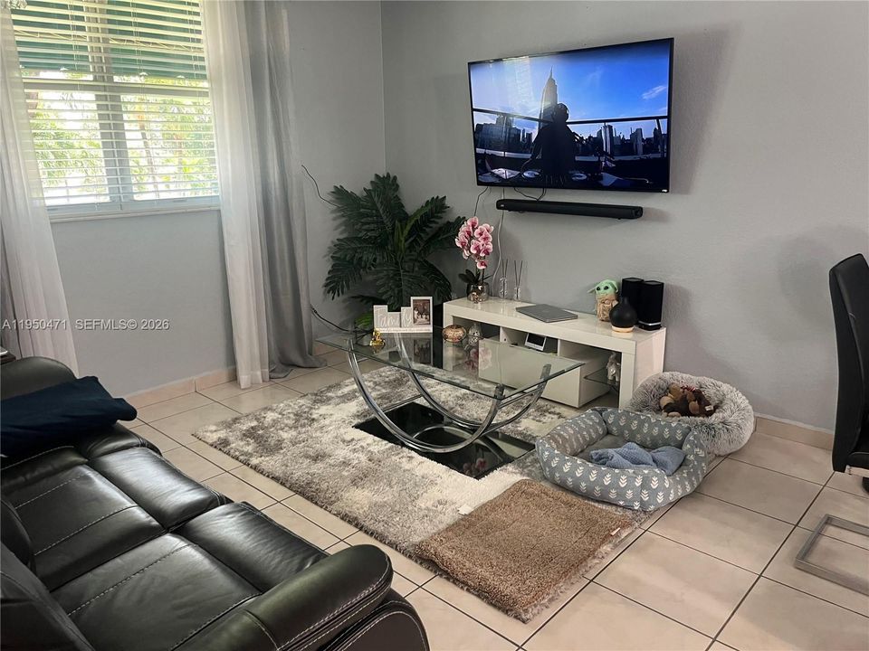 Vendido Recientemente: $180,000 (1 camas, 1 baños, 600 Pies cuadrados)
