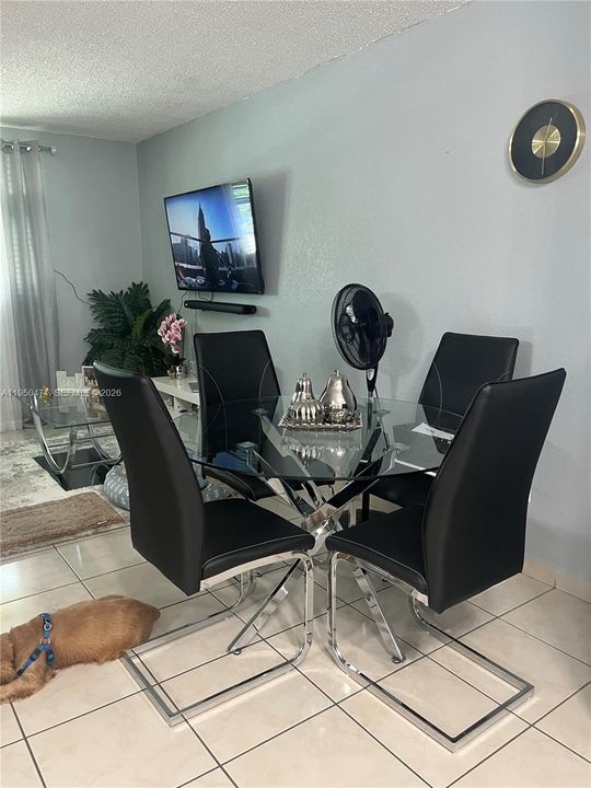 Vendido Recientemente: $180,000 (1 camas, 1 baños, 600 Pies cuadrados)