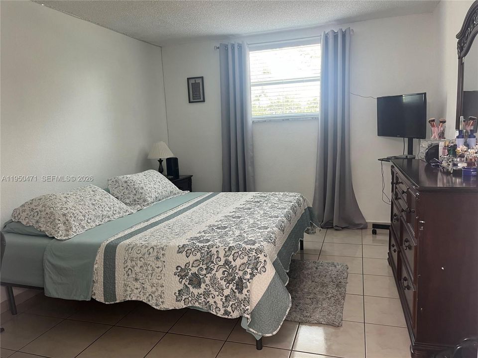 Vendido Recientemente: $180,000 (1 camas, 1 baños, 600 Pies cuadrados)