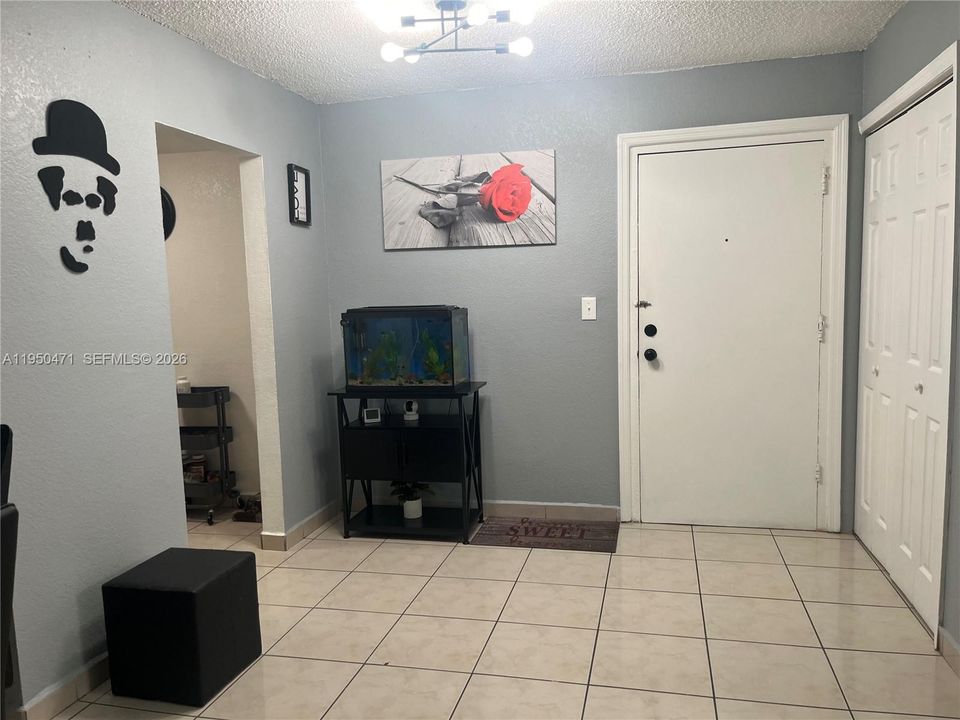 Vendido Recientemente: $180,000 (1 camas, 1 baños, 600 Pies cuadrados)