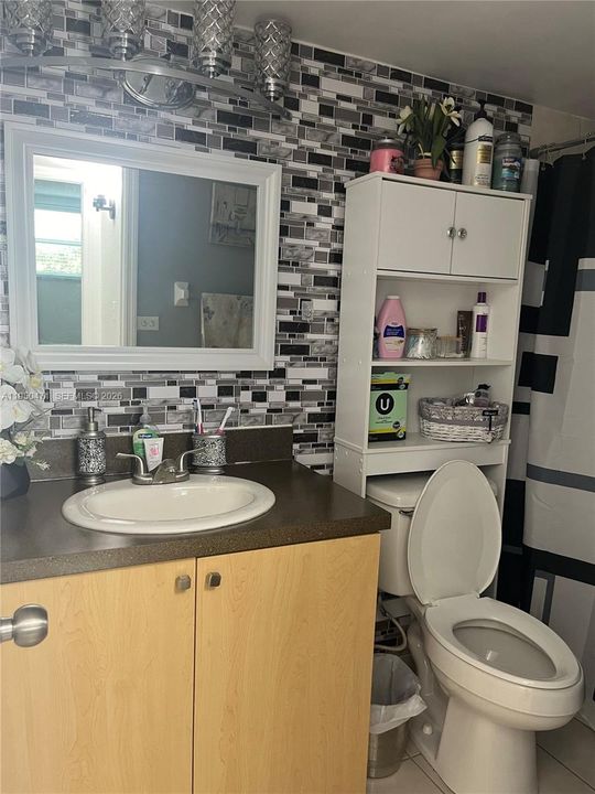 Vendido Recientemente: $180,000 (1 camas, 1 baños, 600 Pies cuadrados)