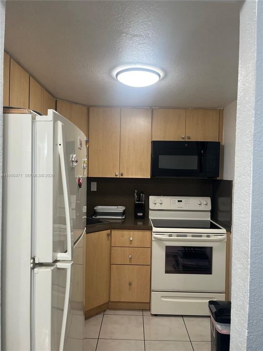 Vendido Recientemente: $180,000 (1 camas, 1 baños, 600 Pies cuadrados)