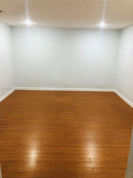 На продажу: $699,900 (3 спален, 2 ванн, 2041 Квадратных фут)
