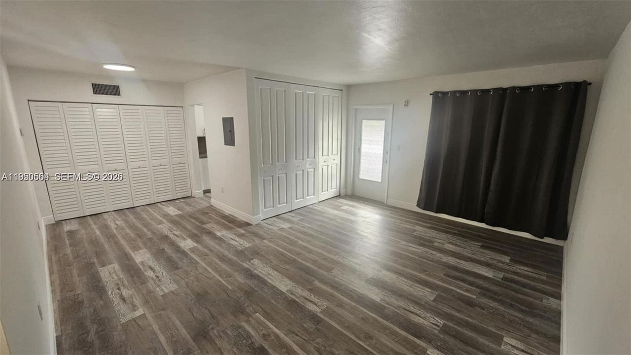 For Sale: $129,876 (1 beds, 1 baths, 668 Square Feet)