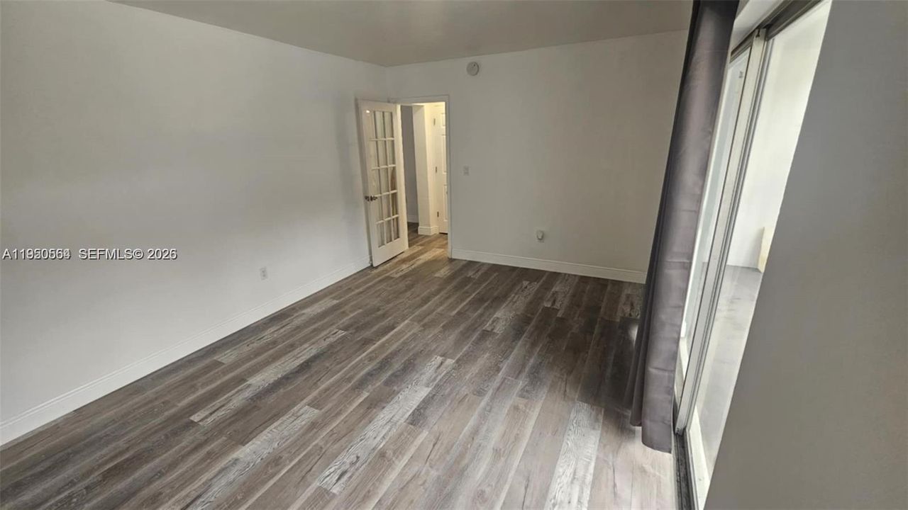 For Sale: $129,876 (1 beds, 1 baths, 668 Square Feet)