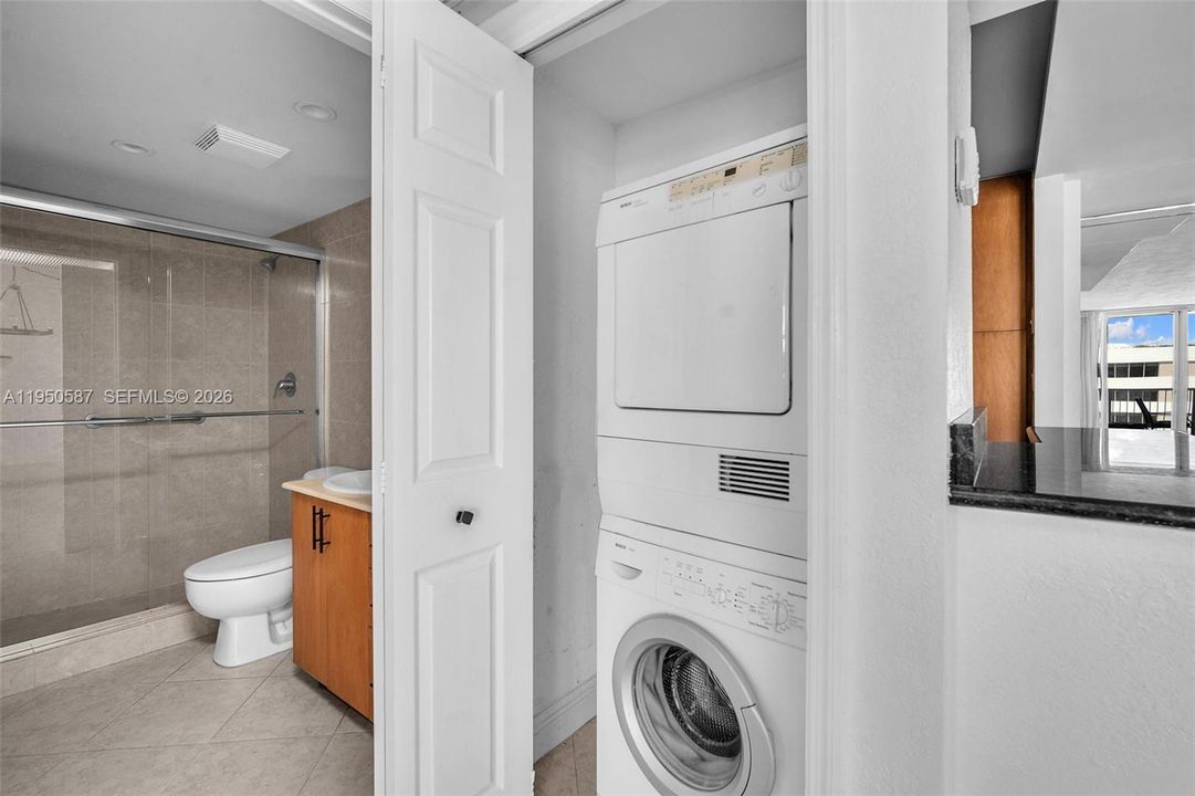 На продажу: $415,000 (1 спален, 1 ванн, 950 Квадратных фут)