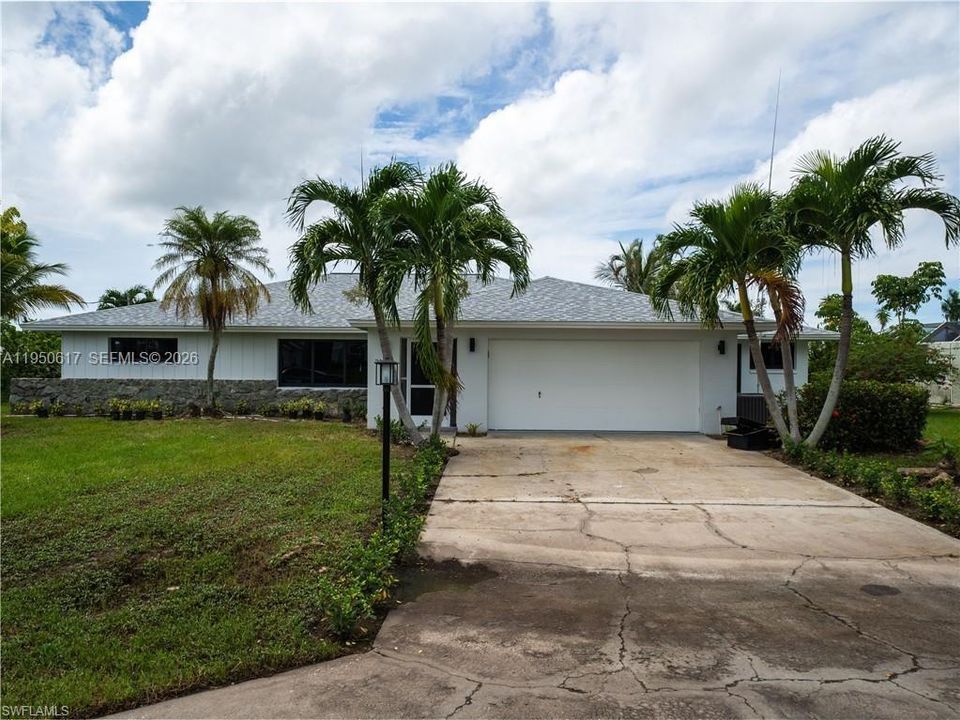 For Sale: $825,000 (3 beds, 2 baths, 2086 Square Feet)