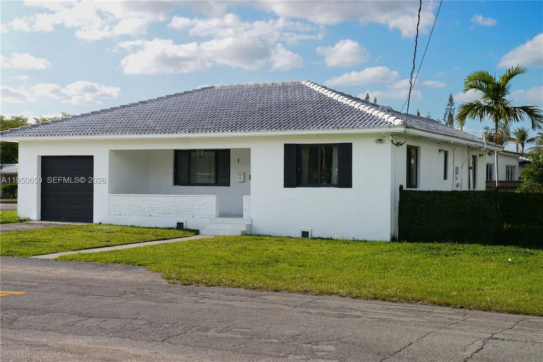 En Venta: $724,900 (2 camas, 2 baños, 1288 Pies cuadrados)