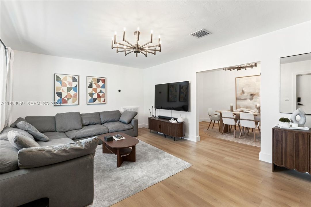 En Venta: $724,900 (2 camas, 2 baños, 1288 Pies cuadrados)