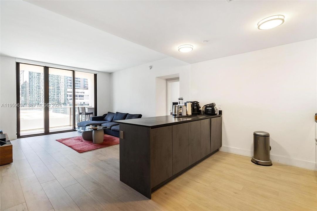 For Sale: $940,000 (2 beds, 3 baths, 1325 Square Feet)