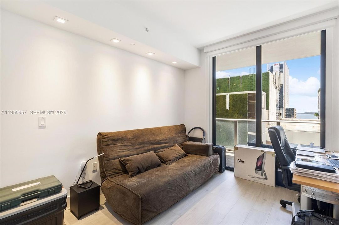 For Sale: $940,000 (2 beds, 3 baths, 1325 Square Feet)