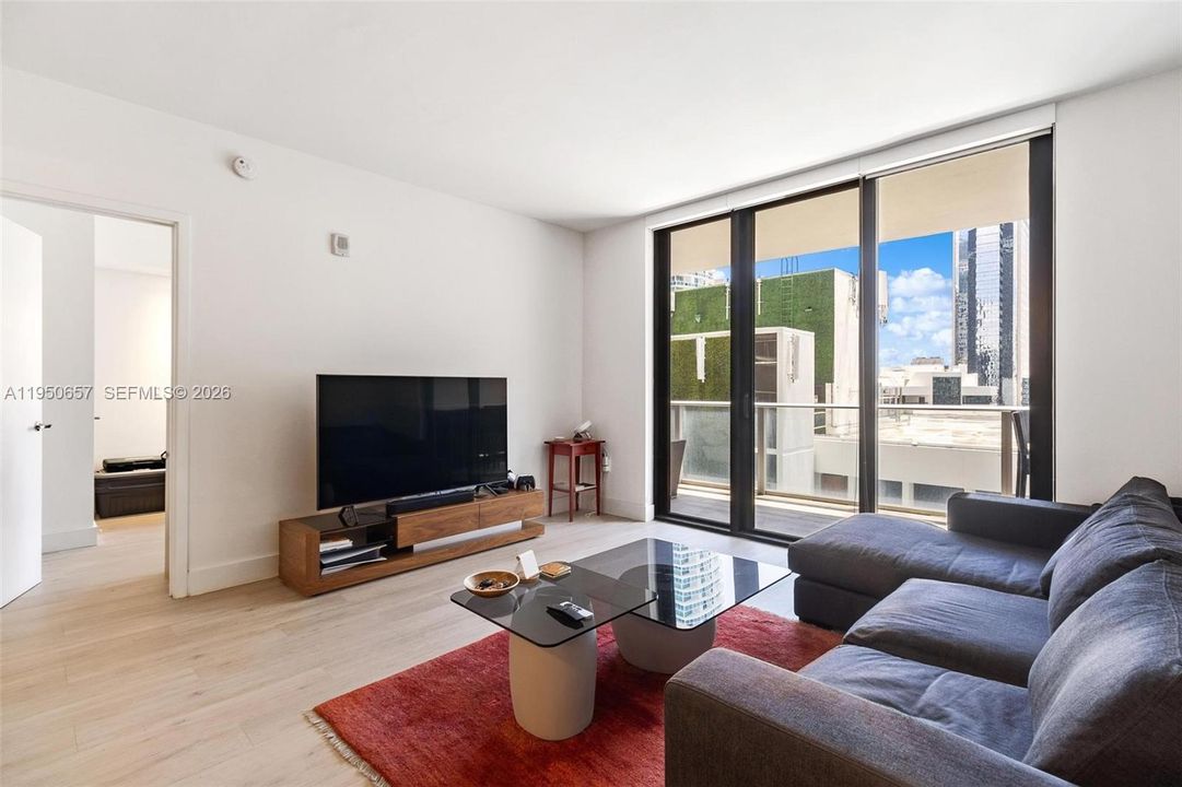 For Sale: $940,000 (2 beds, 3 baths, 1325 Square Feet)