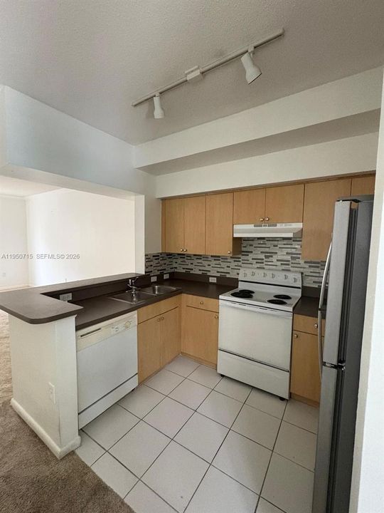 En Venta: $292,000 (1 camas, 1 baños, 859 Pies cuadrados)